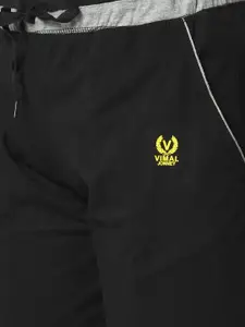 MACK JONNEY Women Black Solid 3/4Th Lounge Pants