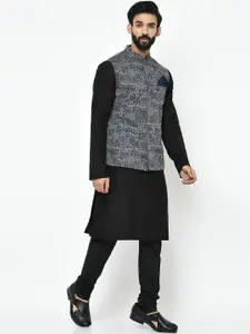 KISAH Men Navy Blue & Grey Solid Kurta with Pyjamas