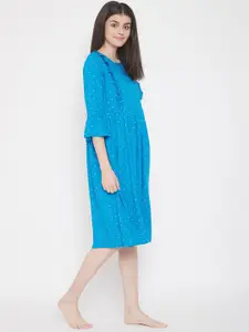 Clovia Women Blue & White Printed Midi Feeding Nightdress