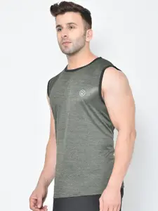 CHKOKKO Men Olive Green Solid Round Neck Gym T -Shirt