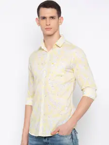 SPYKAR Men Yellow & Off-White Slim Fit Printed Casual Shirt