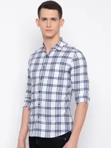 SPYKAR Men White & Navy Blue Slim Fit Checked Casual Shirt