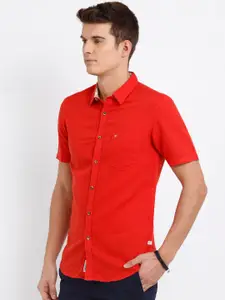 t-base Men Red Regular Fit Solid Casual Shirt