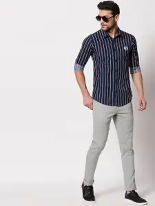 SPYKAR Men Navy Blue & Red Regular Fit Striped Casual Shirt