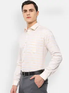 Van Heusen Men Orange & White Regular Fit Checked Formal Shirt