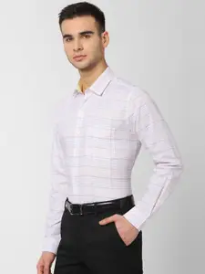 Peter England Men White & Red Regular Fit Checked Formal Shirt