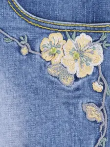 CUTECUMBER Girls Blue Washed Regular Fit Denim Shorts