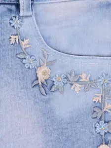 CUTECUMBER Girls Blue Washed Regular Fit Denim Shorts