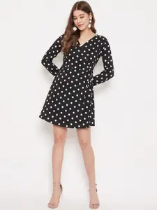 Berrylush Women Black Printed Wrap Dress