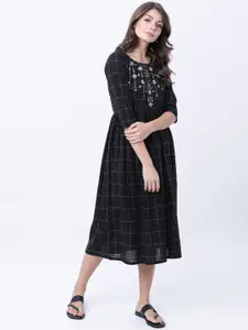 Vishudh Women Black & White Checked Fit and Flare Dress