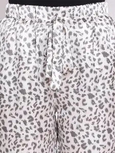 Oxolloxo Women White Printed Lounge Capris