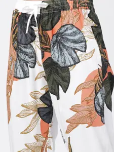 Tokyo Talkies Women Beige & White Printed Cropped Lounge Pants