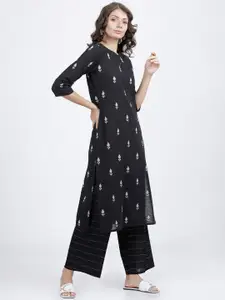 Vishudh Women Black & White Printed Keyhole Neck Cotton Kurta