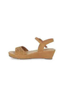 Bata comfit Women Tan Solid Sandals