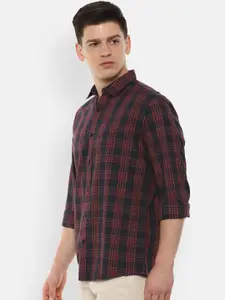Louis Philippe Jeans Men Black & Red Slim Fit Checked Cotton Casual Shirt