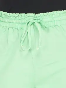 Oxolloxo Women Green Solid Mid-Rise Cotton Shorts