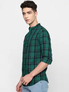 FOREVER 21 Men Green Checked Casual Shirt