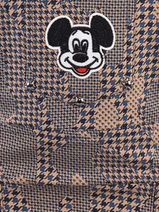 Wish Karo Girls Beige & Black Solid T-shirt with Skirt