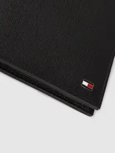 Tommy Hilfiger Men Black Leather Textured Two Fold Wallet