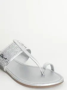 Vishudh Women Silver-Toned Printed Flats One Toe Flats