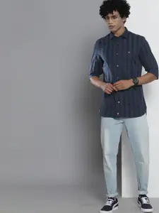 Tommy Hilfiger Men Navy Blue Slim Fit Striped Casual Shirt