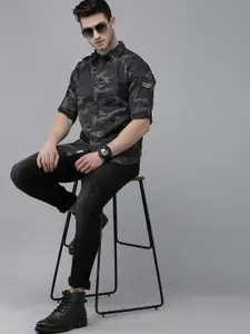 Roadster Men Olive Green Camouflage Printed Pure Cotton Casual Shirt