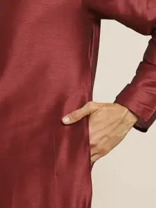 SOJANYA Men Maroon Kurta Set With Jacket