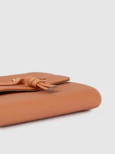 Baggit Women Tan Brown Diego Envelope Wallet