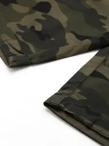 IVOC Men Olive Green Camouflage Printed Slim Fit Mid-Rise Pure Cotton Chino Shorts