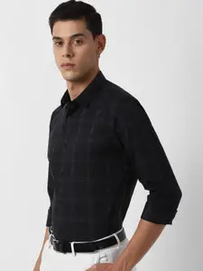 Louis Philippe Sport Men Black & Grey Slim Fit Opaque Checked Casual Shirt