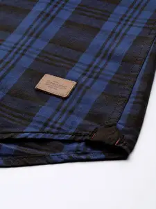 Roadster Men Navy Blue & Black Checked Pure Cotton Casual Shirt