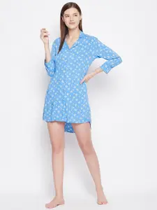 Hypernation Women Blue & White Floral Printed Shirt Night Dress