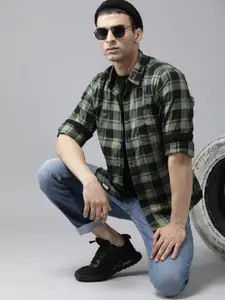 Roadster Men Green & Black Pure Cotton Tartan Checks Sustainable Casual Shirt