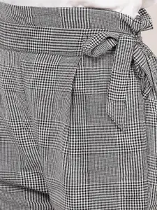 Indietoga Women Black Checked High-Rise Regular Shorts