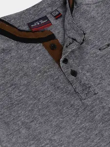 Gini and Jony Infant Boys Black  White Self Design Henley Neck Pure Cotton T-shirt