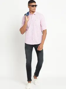 Turtle Men Pink Slim Fit Opaque Printed Casual Shirt