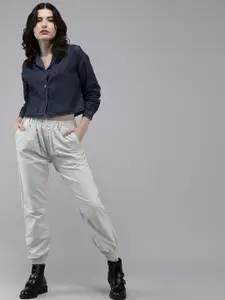 The Roadster Lifestyle Co Women Drop-Shoulder Cuban Collar Denim Crop Casual Shirt