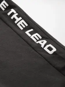 Slazenger Men Black Solid Joggers