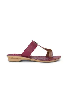 Paragon Women Maroon Printed One Toe Flats with Laser Cuts