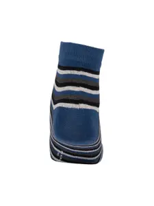 The Tie Hub Men Blue & White Striped Ankle Length Socks