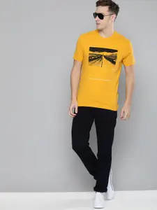 Levis Men Mustard Yellow Graphic Printed Pure Cotton T-shirt