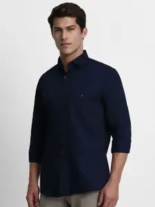Louis Philippe Sport Men Navy Blue Solid Slim Fit Pure Cotton Casual Shirt