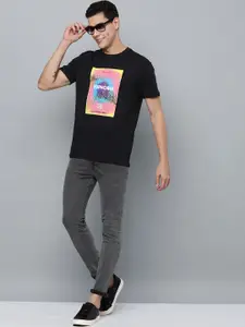 Levis Men Black & Pink Typography Printed Round Neck T-shirt