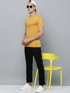 Levis Men Yellow Brand Logo Printed Pure Cotton T-shirt