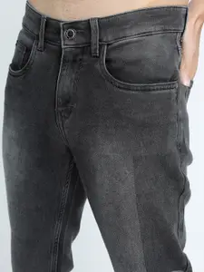HIGHLANDER Men Grey Tapered Fit Mildly Distressed Light Fade Stretchable Jeans