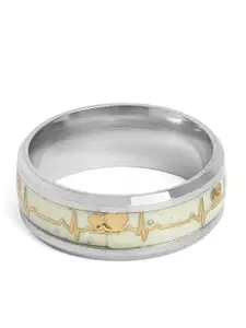 SOHI Silver-Plated Designer Band Finger Ring