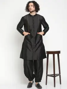 Abhishti Men Black Buttoned Down Panelled Banarasi Kurta