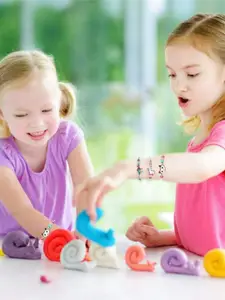 EL REGALO Women 10 Red & Green Handcrafted Charm Bracelet