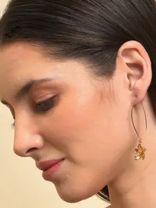 SOHI Pack of 4 White & Gold-Toned Contemporary Studs & Pearl Beaded Hoop Earring