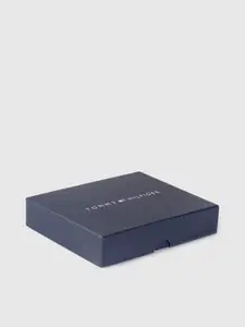 Tommy Hilfiger Men Black Textured Leather Two Fold Wallet